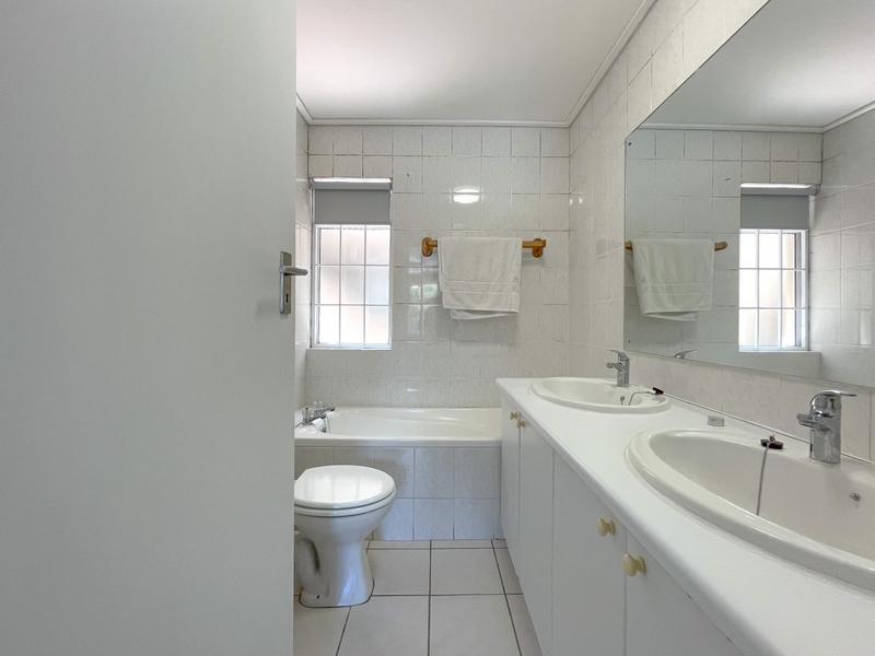 2 Bedroom Property for Sale in Hout Bay Western Cape